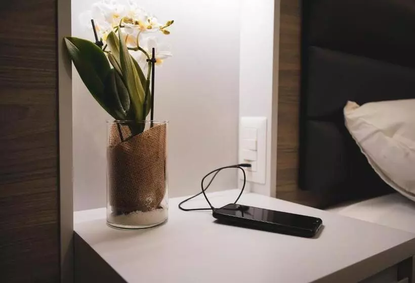 تختخواب و صبحانه Yeasy Smart Rooms Cefalù