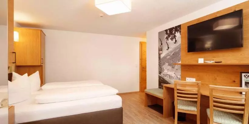 Hotelli Landgasthof Adler