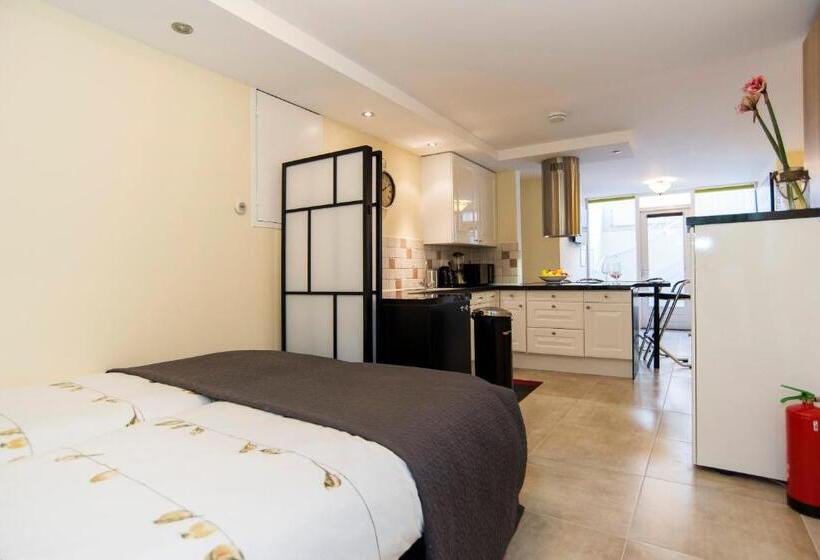 Midtown Hotel Royal Room