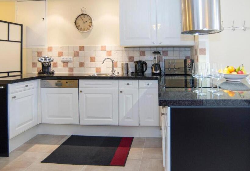 Midtown Hotel Royal Room