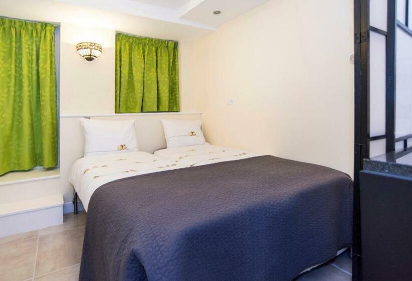 Midtown Hotel Royal Room