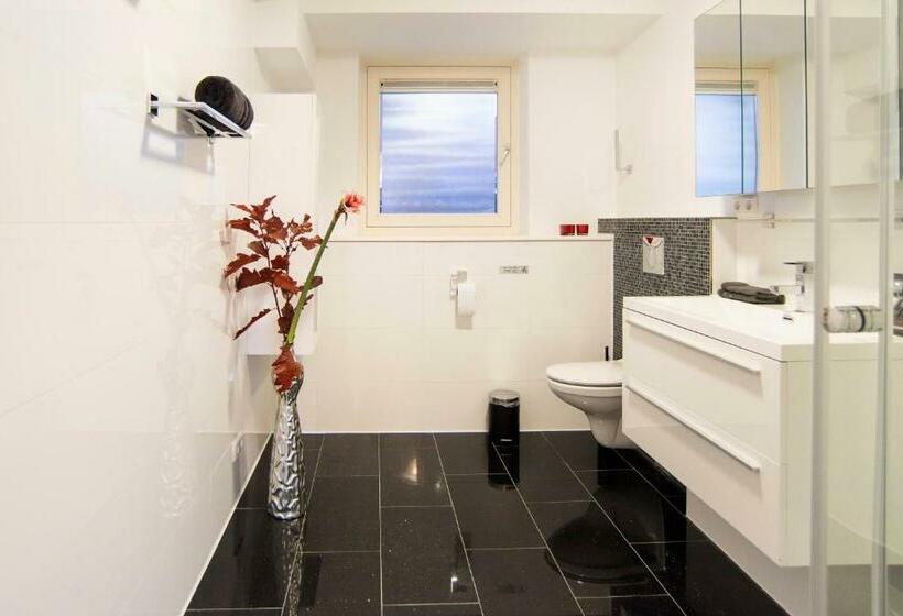 Midtown Hotel Royal Room