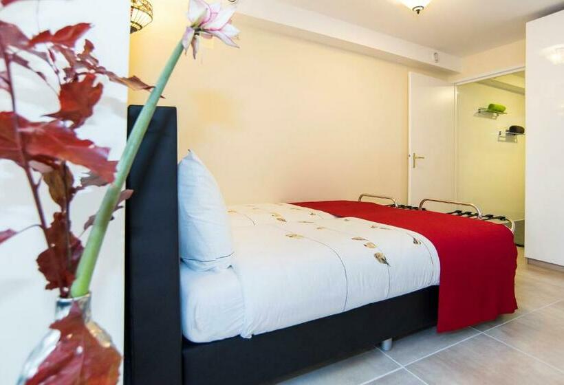 Midtown Hotel Royal Room