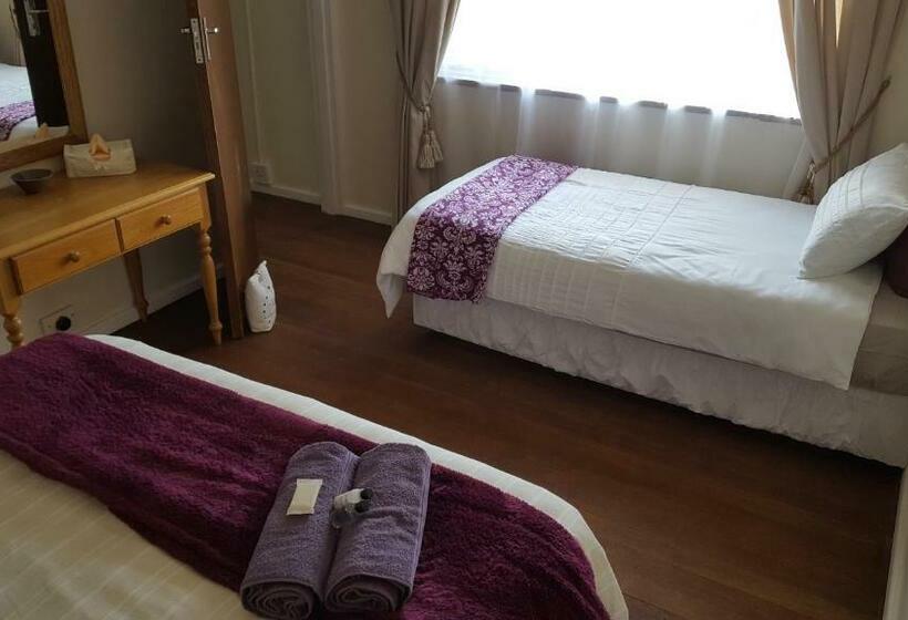 פנסיון Alien Inn