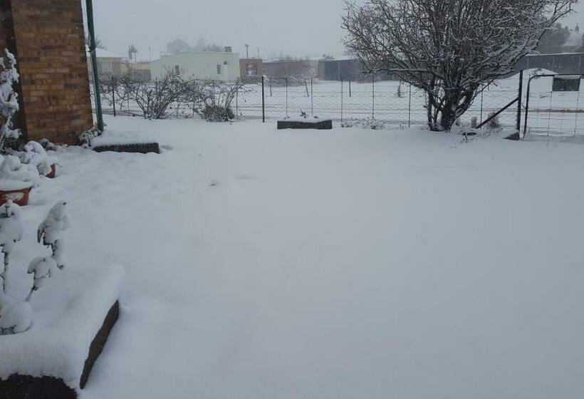 פנסיון Alien Inn