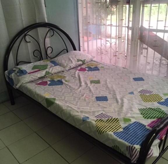 Пансион Fleetwood Suites