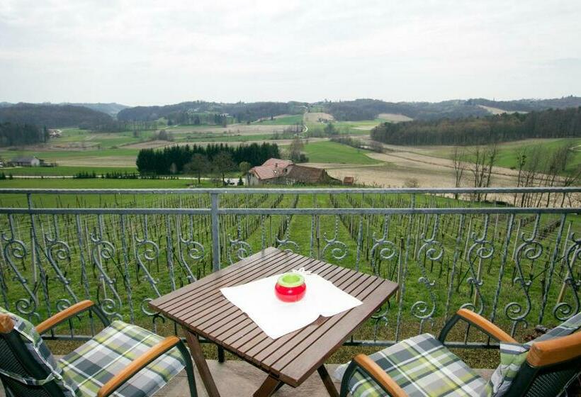 هاستل Tourism Tompa