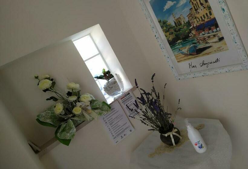 تختخواب و صبحانه Angolo Di Paradiso