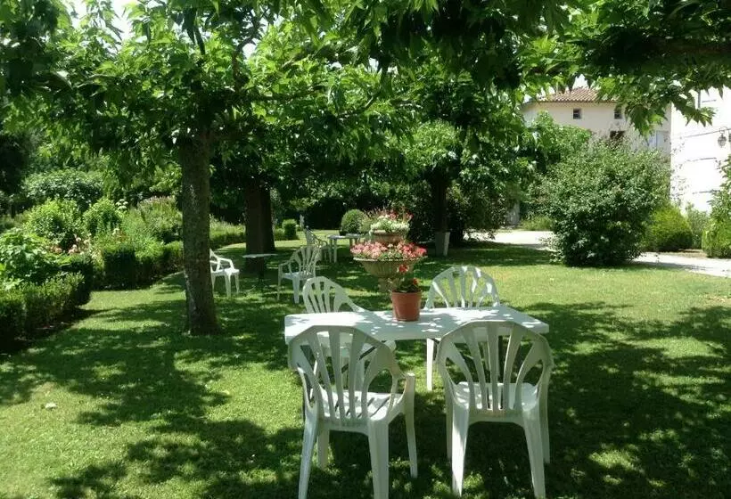 Nocleg ze śniadaniem Chateau De Benac