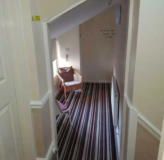 Aamiaismajoitus (B&B) Riverside Guest House