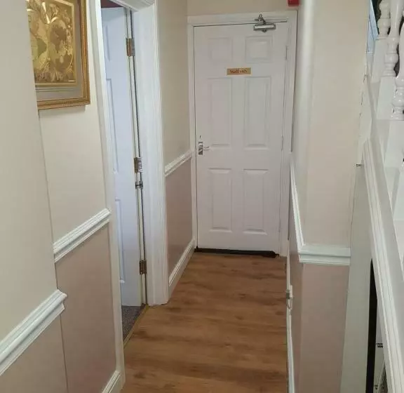 Aamiaismajoitus (B&B) Riverside Guest House