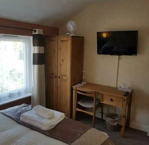 Aamiaismajoitus (B&B) Riverside Guest House