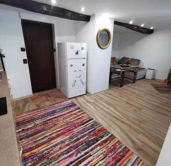 پانسیون Arts Guest House  Beautiful Villa For 6 Persons