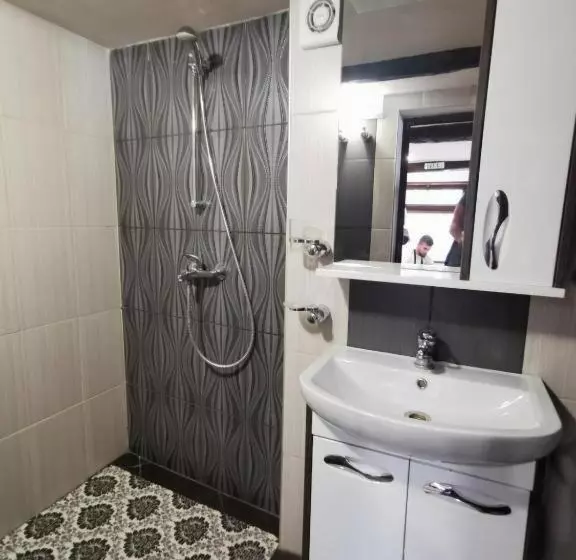 پانسیون Arts Guest House  Beautiful Villa For 6 Persons