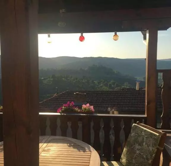 پانسیون Arts Guest House  Beautiful Villa For 6 Persons