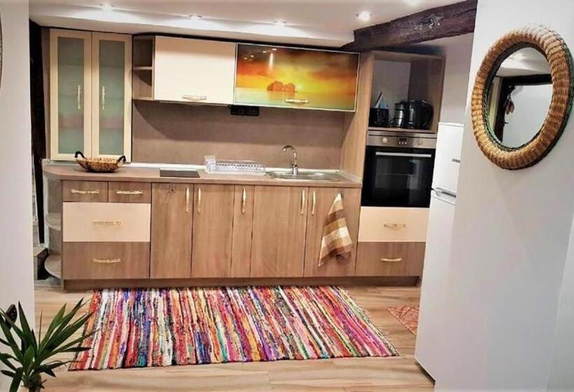 پانسیون Arts Guest House  Beautiful Villa For 6 Persons