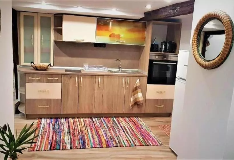 پانسیون Arts Guest House  Beautiful Villa For 6 Persons