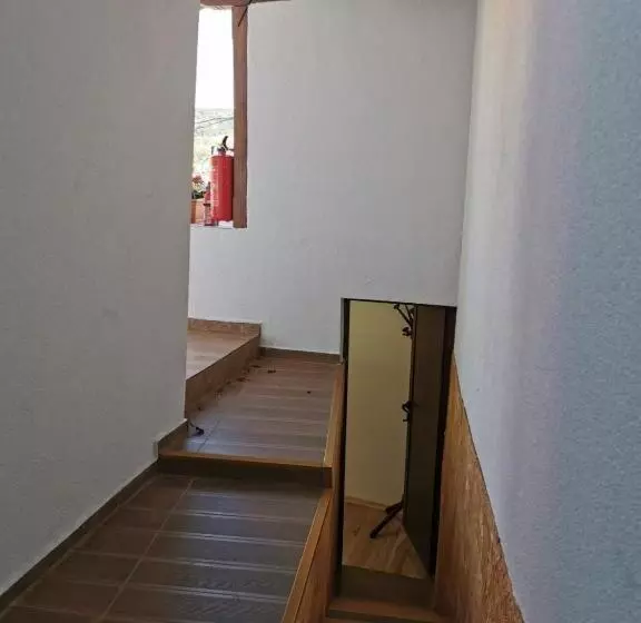 پانسیون Arts Guest House  Beautiful Villa For 6 Persons
