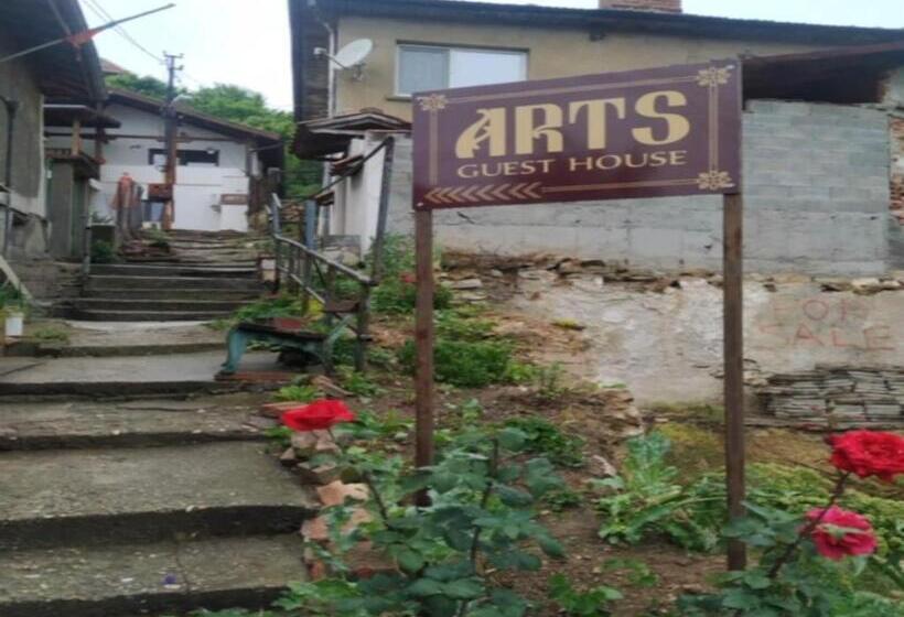 پانسیون Arts Guest House  Beautiful Villa For 6 Persons