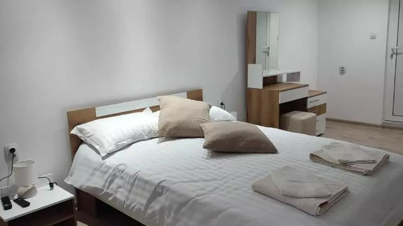 پانسیون Arts Guest House  Beautiful Villa For 6 Persons