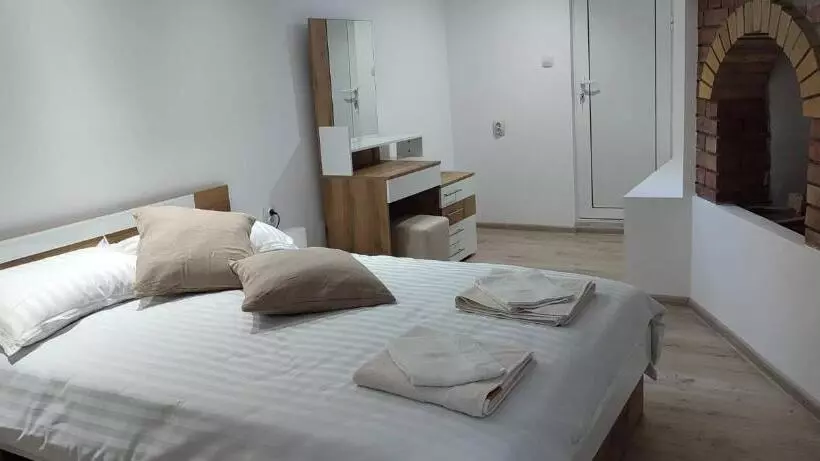 پانسیون Arts Guest House  Beautiful Villa For 6 Persons