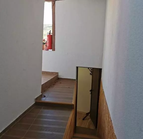 پانسیون Arts Guest House  Beautiful Villa For 6 Persons