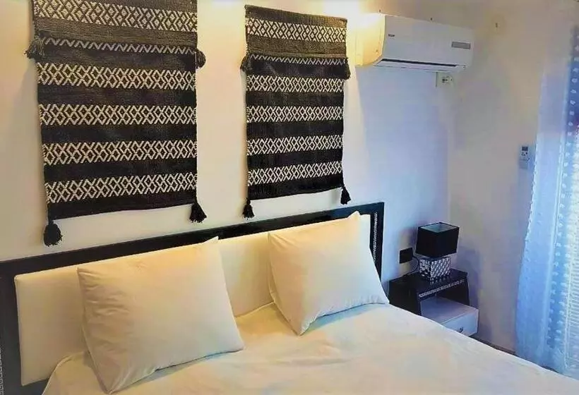 پانسیون Arts Guest House  Beautiful Villa For 6 Persons