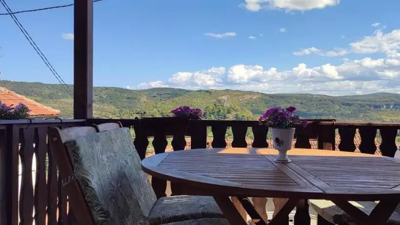 پانسیون Arts Guest House  Beautiful Villa For 6 Persons