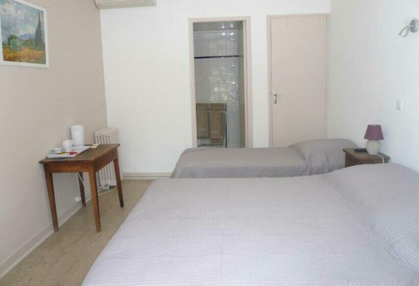 بنسيون Chambres D Hôtes De La Gardy