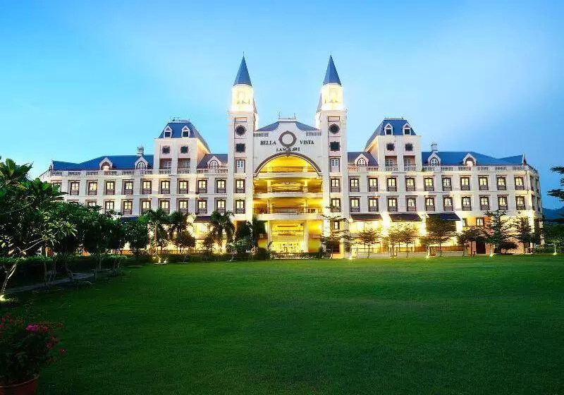 בית מלון כפרי Bella Vista Waterfront Resort