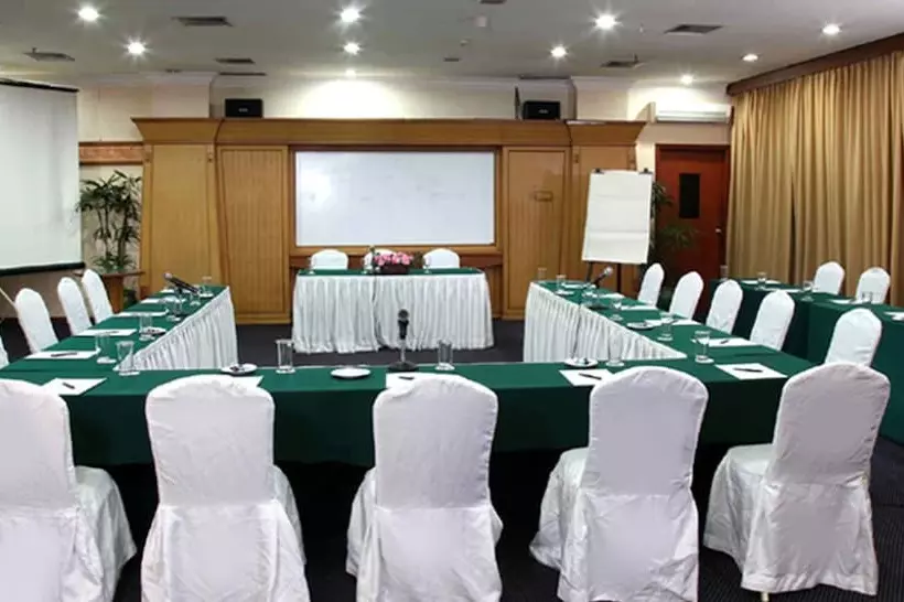 בית מלון כפרי Bintang Wisata Mandiri