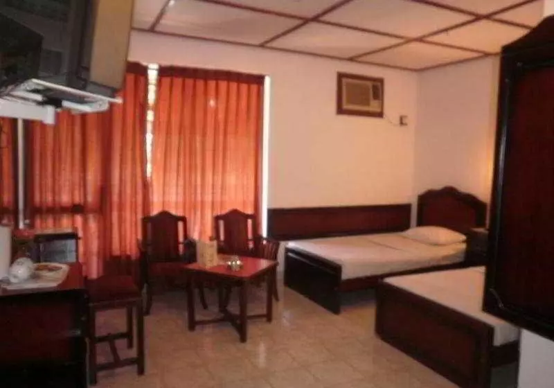 בית מלון כפרי Centauria Lake Resort