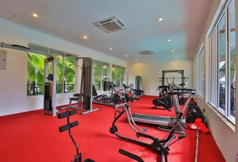 בית מלון כפרי Centauria Lake Resort