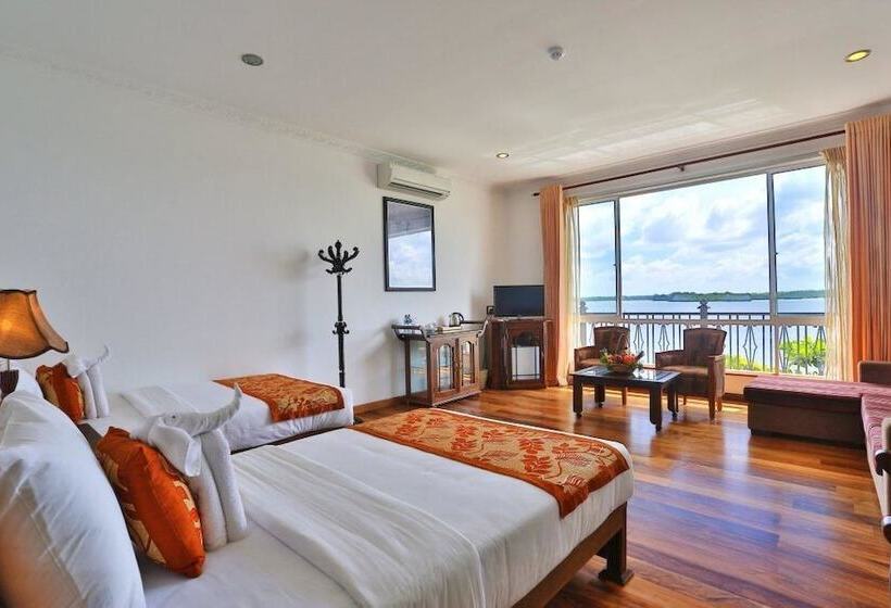 ホテル Centauria Lake Resort