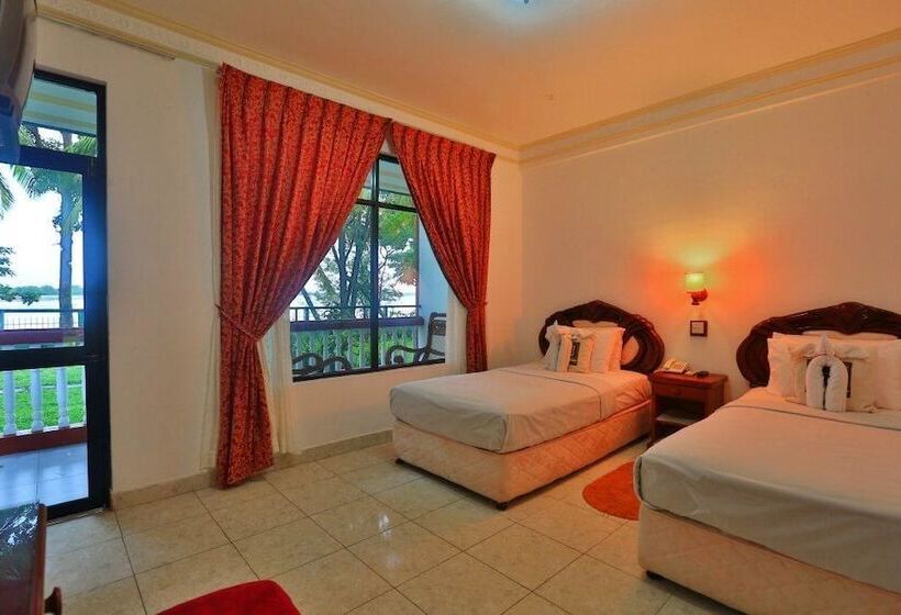 ホテル Centauria Lake Resort