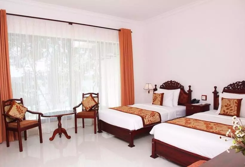 בית מלון כפרי Centauria Lake Resort