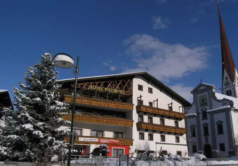 ホテル C+M+B Neuwirt