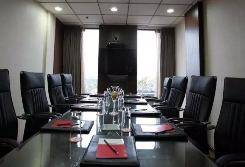 ホテル Daspalla Hyderabad