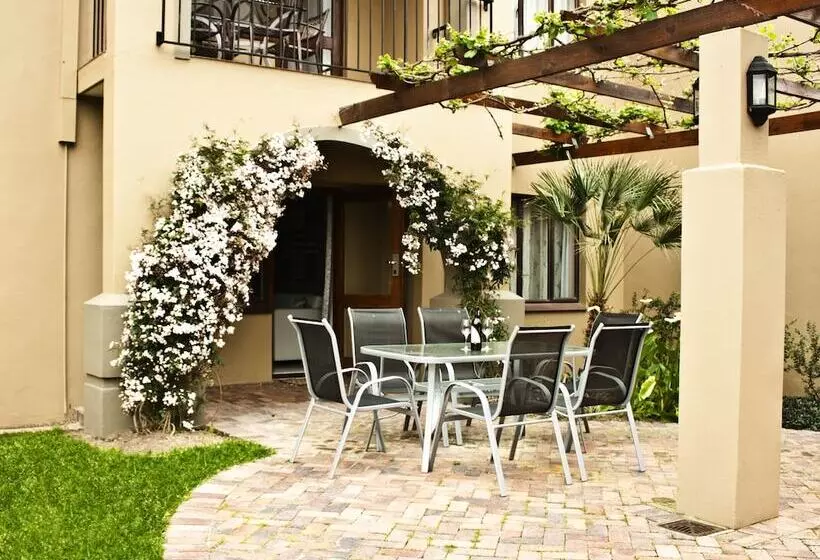 Отель Devonvale Golf & Wine Estate