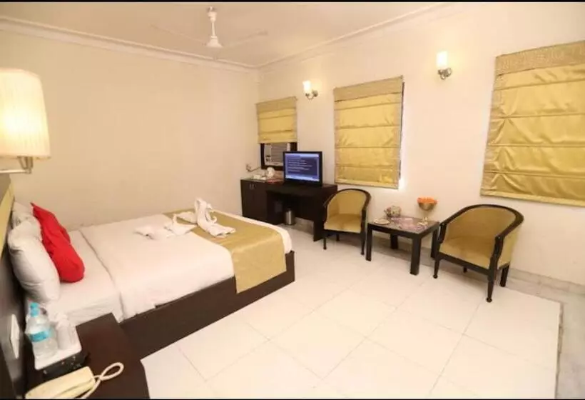 Hotel Empire Regency