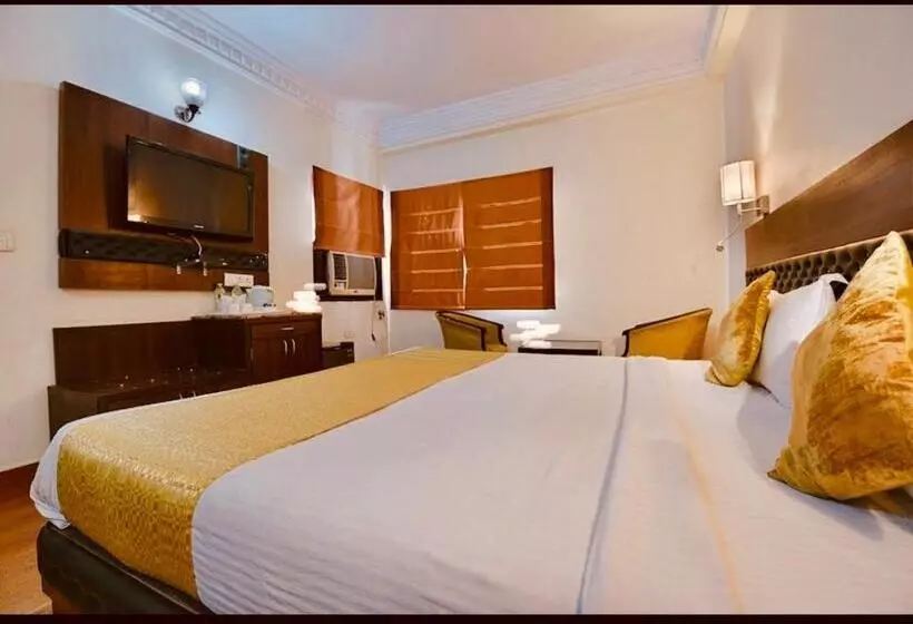 Hotel Empire Regency