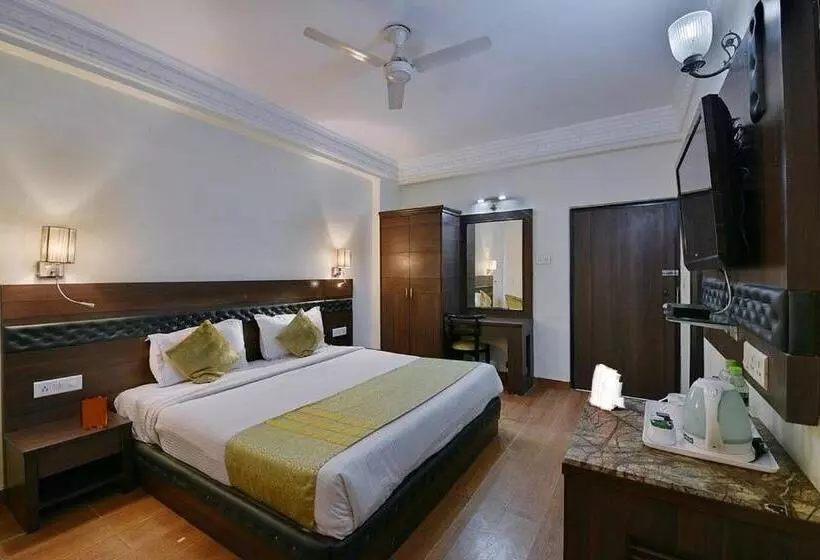 Hotel Empire Regency