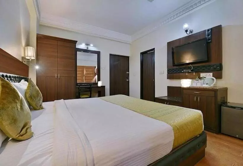 Hotel Empire Regency