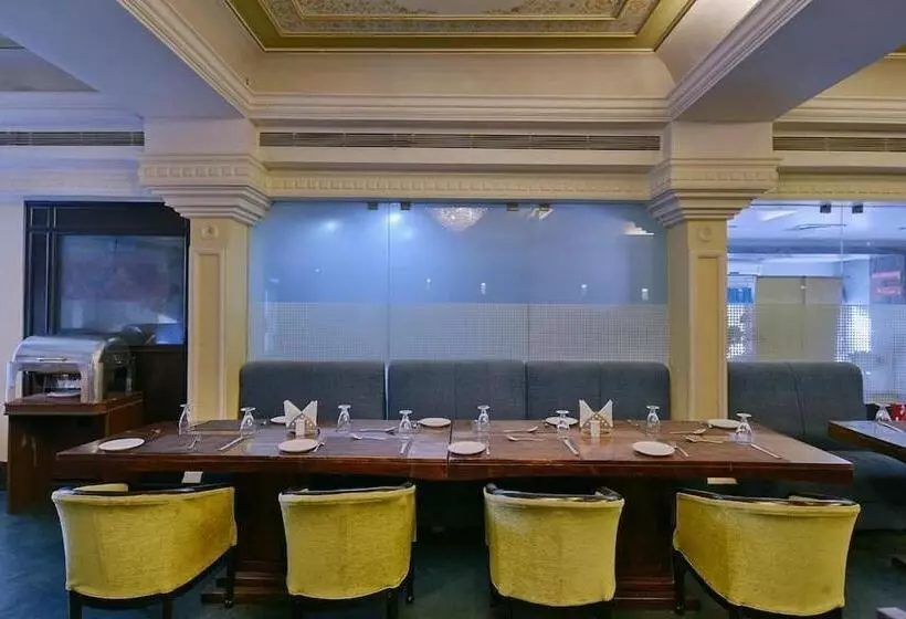 Hotel Empire Regency