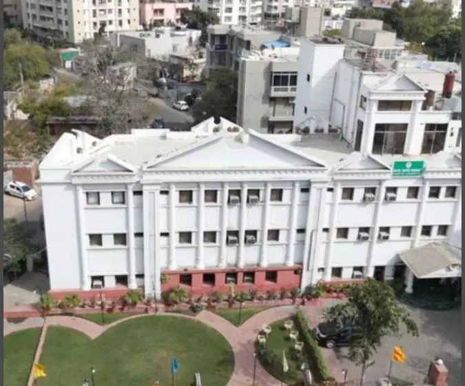 Hotel Empire Regency