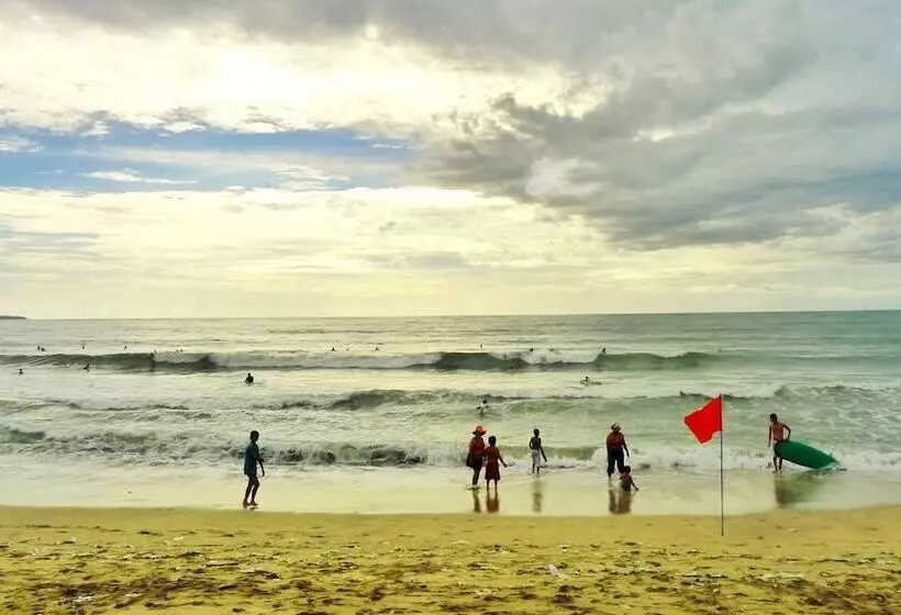 Fourteen Roses Boutique Hotel, Kuta