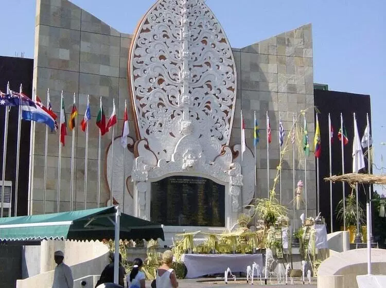 Fourteen Roses Boutique Hotel, Kuta