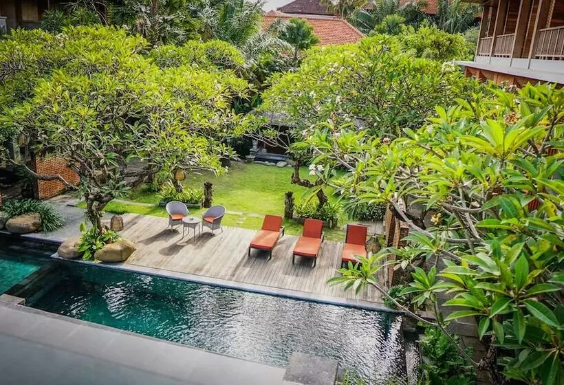 Fourteen Roses Boutique Hotel, Kuta