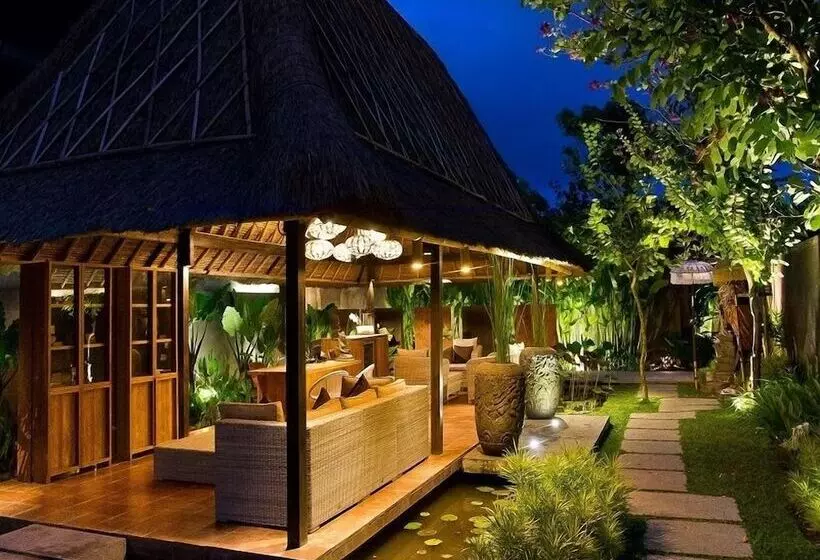 Отель Komea Villa