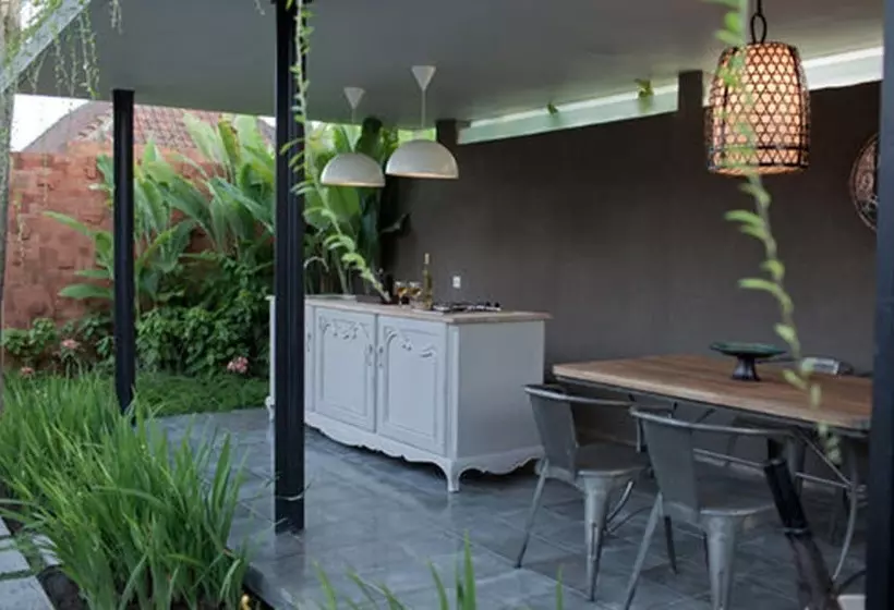 Отель Komea Villa